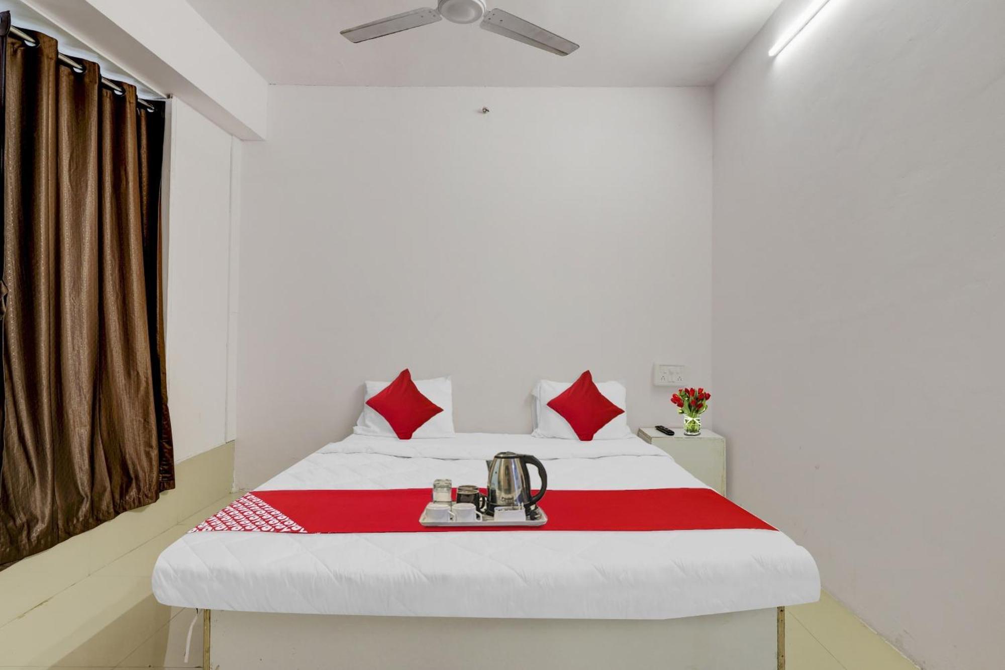 Hotel O Cozy Rooms Surate Extérieur photo