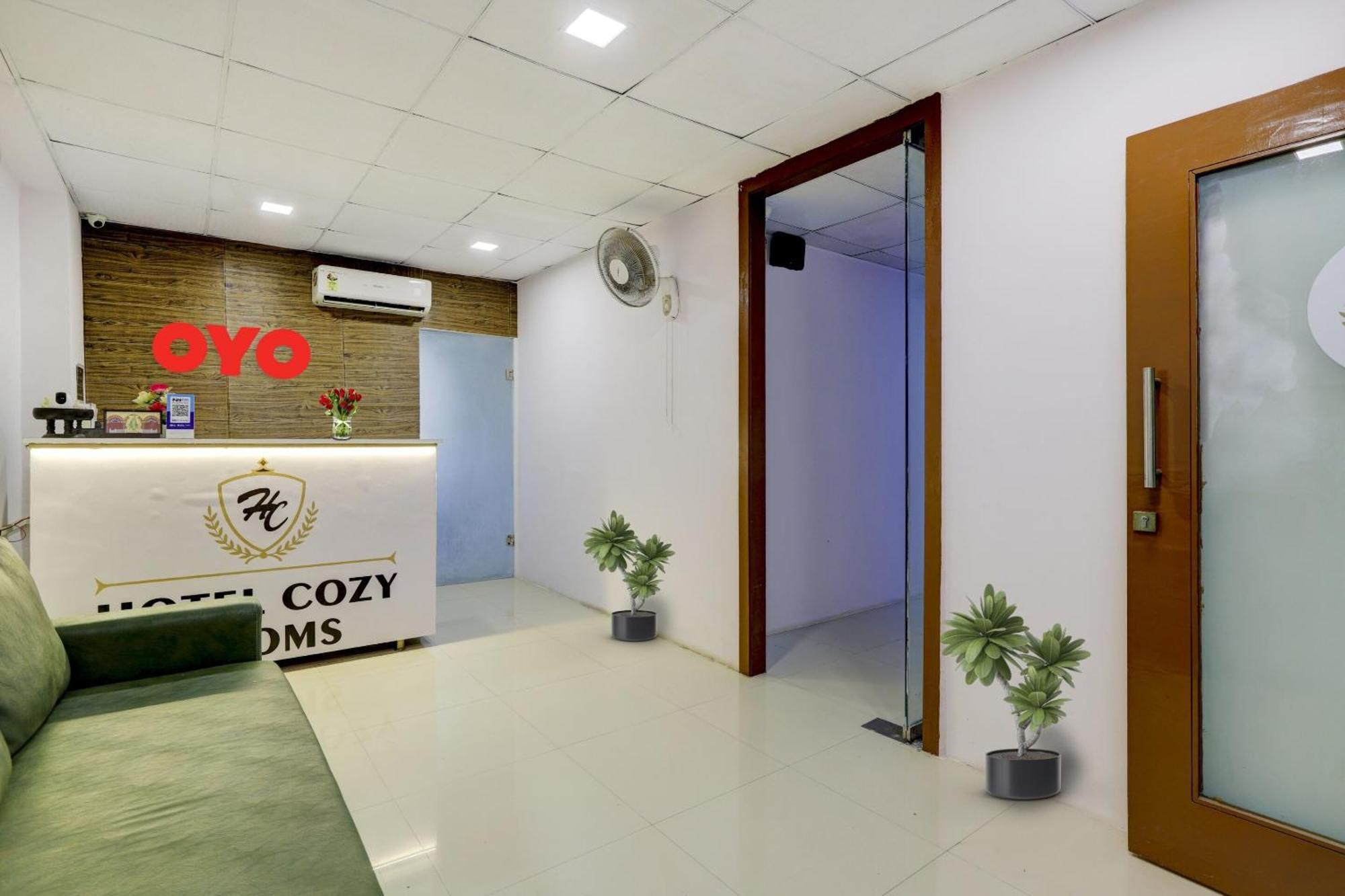 Hotel O Cozy Rooms Surate Extérieur photo