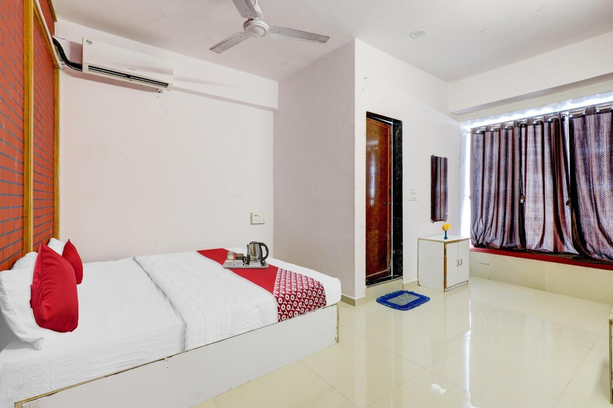 Hotel O Cozy Rooms Surate Extérieur photo